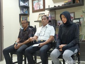 Istri WNI Ngamuk di Turkish Airlines Bantah Suaminya Mabuk: Dia Sangat Soleh Istri WNI Ngamuk di Turkish Airlines Bantah Suaminya Mabuk: Dia Sangat Soleh