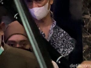 Lesti Kejora Disebut Nangis Saat Lihat Rizky Billar Berbaju Tahanan Lesti Kejora Disebut Nangis Saat Lihat Rizky Billar Berbaju Tahanan