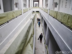 40 KK Paksa Huni Kampung Susun Bayam, Tinggal Tanpa Listrik dan Air