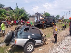 Taruna Tertabrak Kereta Api di Nganjuk, Dua Penumpang Tewas