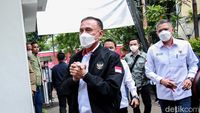 Momen Iwan Bule Tiba di Komnas HAM