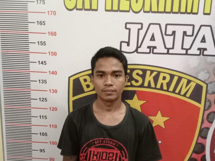 Riski Ananda pelaku penganiayaan saat berada di kantor polisi. (Foto: Istimewa)