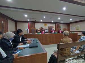 Eks Dirut Taspen Life Didakwa Rugikan Negara Rp 133 Miliar Eks Dirut Taspen Life Didakwa Rugikan Negara Rp 133 Miliar