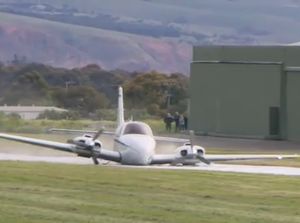 Pilot Berhasil Daratkan Pesawat Meski Tanpa Roda Depan, Kok Bisa?