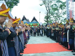 Antusiasme Warga Dairi Tumpah Ruah Saksikan Pesta Budaya Njuah-juah Antusiasme Warga Dairi Tumpah Ruah Saksikan Pesta Budaya Njuah-juah