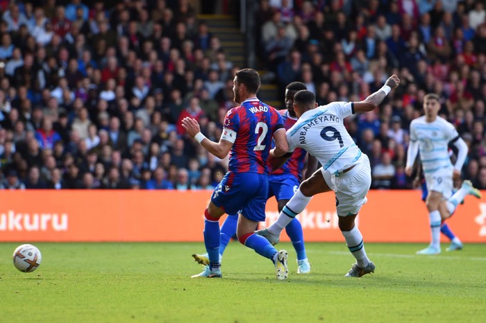 Pierre-Emerick Aubameyang LONDON, ENGLAND - OCTOBER 01: Pierre-Emerick Aubameyang of Chelsea scores their team's first goal during the Premier League match between Crystal Palace and Chelsea FC at Selhurst Park on October 01, 2022 in London, England. (Photo by Harriet Lander/Getty Images)