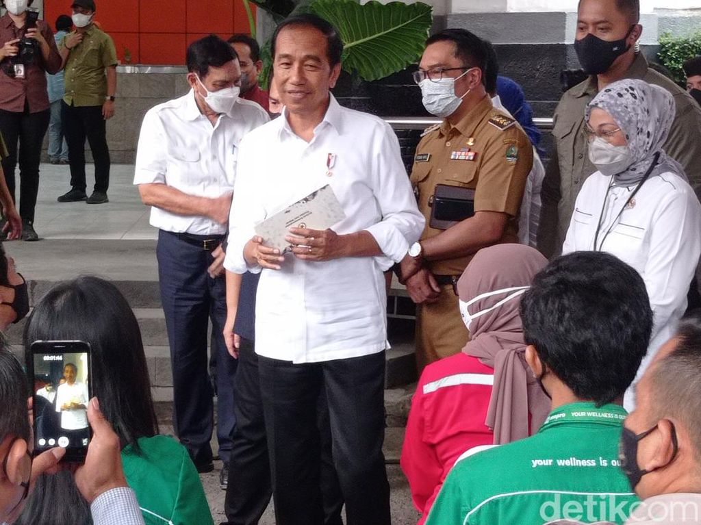 Survei Charta Politika: 82 Persen Warga Jateng Puas Kinerja Jokowi Survei Charta Politika: 82 Persen Warga Jateng Puas Kinerja Jokowi
