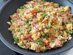 Resep Nasi Goreng Putih ala Restoran Chinese Food yang Sedap Bumbunya
