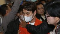 Foto-foto Rizky Billar Berbaju Tahanan Setelah Ditetapkan Tersangka