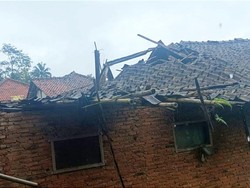 Dua Rumah di Ciamis Ambruk Usai Diguyur Hujan Deras