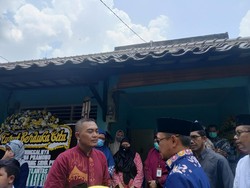 Wakil Wali Kota Depok Takziah ke Rumah Siswi SMP Hanyut di Curug Kembar