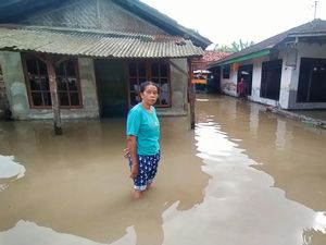 Banjir di Jembrana Bali Tak Kunjung Surut, Warga Mulai Waswas Banjir di Jembrana Bali Tak Kunjung Surut, Warga Mulai Waswas