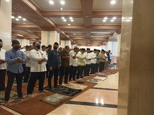 11 Amalan Sunnah sebelum Sholat Jumat, dari Mandi hingga Diam di Masjid
