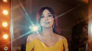 8 Gaya Brisia Jodie yang Viral Ngaku Kena Karma Karena Pacari Eks Marion Jola