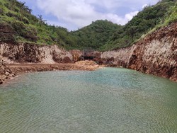 Muncul 2 Mata Air di Pantai Gesing usai Pengerukan Tanah untuk Pelabuhan