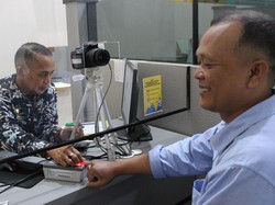 100 Pemohon Paspor Baru yang Berlaku 10 Tahun Mulai Datangi Imigrasi Blitar