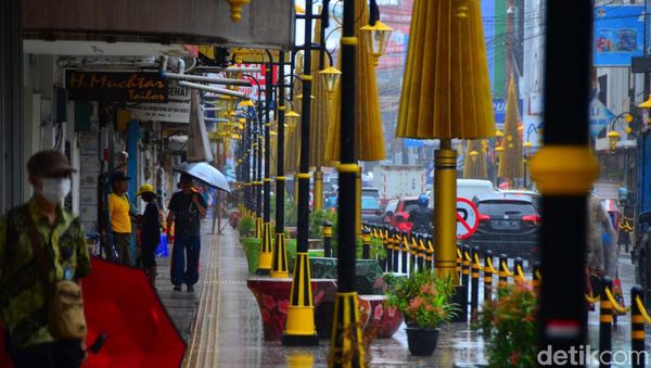 Melihat Pesona Malioboro van Tasikmalaya di Jl KH Mustofa