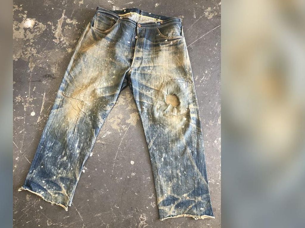 Ditemukan di Poros Tambang, Celana Jeans Tua Ini Laku Rp 1,3 M