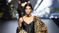 10 Koleksi Dolce & Gabana Spring/Summer 2023 yang Dikurasi Kim Kardashian