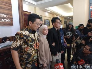 Apakah Lesti Kejora di Bawah Tekanan saat Cabut Laporan KDRT? Apakah Lesti Kejora di Bawah Tekanan saat Cabut Laporan KDRT?