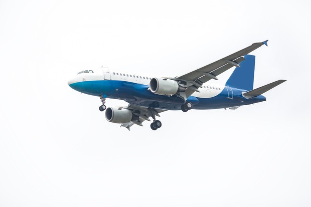 maskapai hijau/foto: freepik.com/onlyyouqj pilihlah penerbangan dengan gas emisi yang rendah