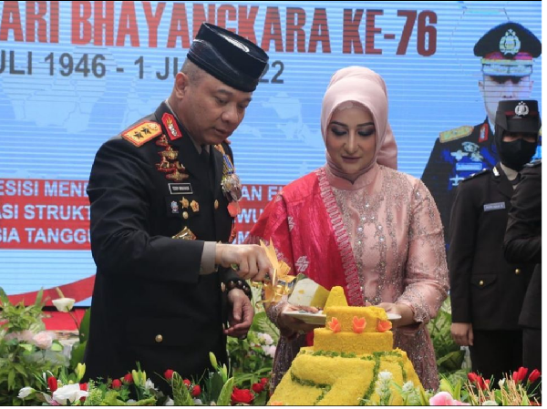 8 Gaya Istri Irjen Teddy Minahasa yang Suaminya Ditangkap Terkait Narkoba
