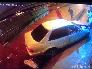 Mobil Seruduk 4 Pria di Batam, 1 Orang Tewas