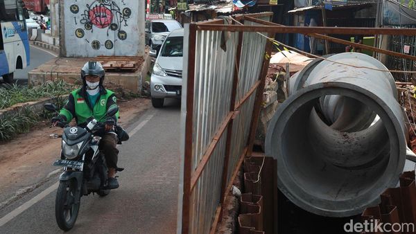 Nih Proyek Gorong-gorong yang Bikin Jalan Ciledug Makin Macet