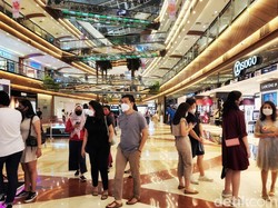 Jokowi Cabut Aturan PPKM, Ritel hingga Pariwisata Bergairah Lagi