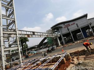 Potret Terkini Pembangunan JPO Instagramable Stasiun Klender Baru