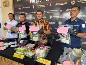 Polisi Bongkar 16,9 Kg Sabu yang Dikubur dalam Tanah di Aceh Polisi Bongkar 16,9 Kg Sabu yang Dikubur dalam Tanah di Aceh