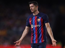 Barcelona Pertimbangkan Jual Robert Lewandowski?