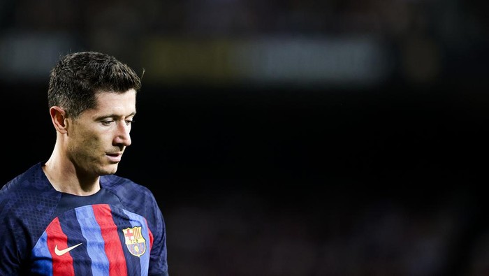 BARCELONA, SPAIN - OCTOBER 9: Robert Lewandowski of FC Barcelona during the La Liga Santander  match between FC Barcelona v Celta de Vigo at the Spotify Camp Nou on October 9, 2022 in Barcelona Spain (Photo by David S. Bustamante/Soccrates/Getty Images)