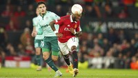 Dengan tiga poin tambahan itu Manchester United di ambang kelolosan ke babak gugur Liga Europa. MU kini nangkring di peringkat kedua klasemen grup e setelah mengumpulkan sembilan poin, terpaut tiga poin dari Real Sociedad yang sudah dipastikan lolos.