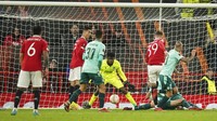 Pemain-pemain pengganti MU krusial di dalam kemenangan ini. Christian Eriksen, Jadon Sancho melakukan kerja sama apik yang dituntaskan McTominay untuk memastikan kemenangan MU.