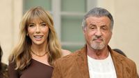 7 Foto Mesra Sylvester Stallone dan Istri di Show Ralph Lauren Setelah Rujuk