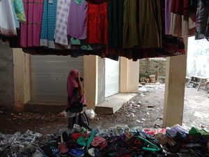 Pedagang Pasar Ampenan Ungkap 3 Penyewa Toko Kena Peras Oknum Pejabat Pedagang Pasar Ampenan Ungkap 3 Penyewa Toko Kena Peras Oknum Pejabat