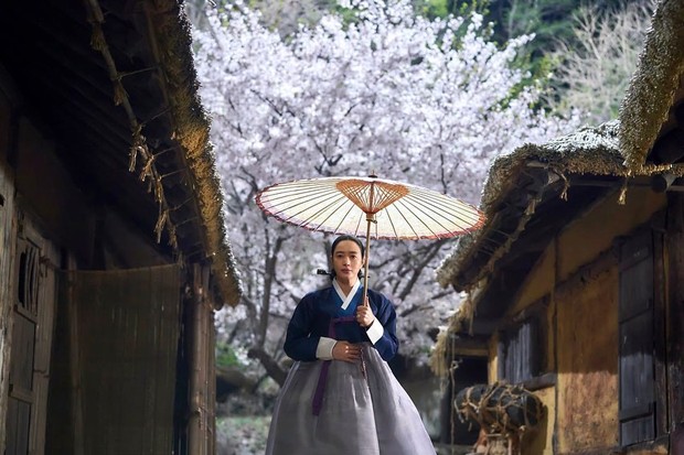 Under The Queen's Umbrella/ Foto : instagram.com/hs_kim_95 Under The Queen's Umbrella/ Foto : instagram.com/hs_kim_95