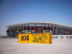 Stadion 974 menjadi tempat pertandingan 7 laga Piala Dunia 2022. Stadion yang terletak di Ras Abu Aboud, Doha, Qatar ini bersifat temporer yang dapat dibongkar pasang serta memiliki kapasitas 44.089 penonton yang didesain oleh sebuah studio dari Spanyol, Fenwick Iribarren Architects. Christian Charisius/picture alliance/Getty Images