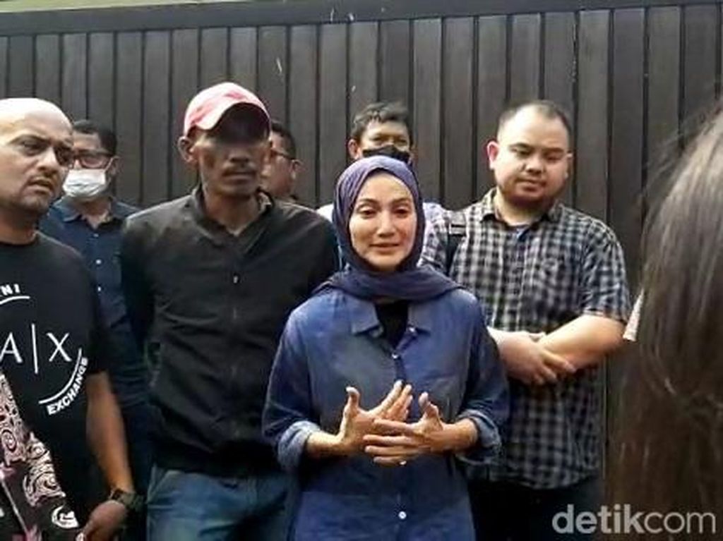 Wanda Hamidah Siap Melawan Japto Soerjosoemarno soal Rebutan Lahan!