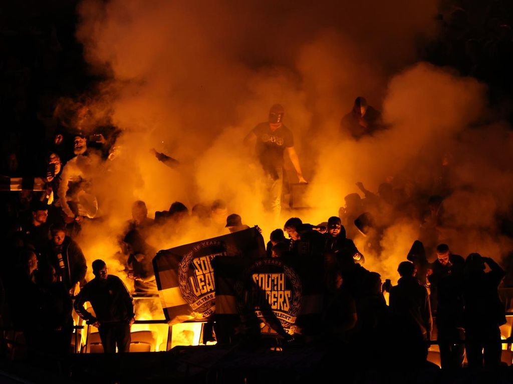4 Polisi Jadi Korban Kerusuhan West Ham Vs Anderlecht 4 Polisi Jadi Korban Kerusuhan West Ham Vs Anderlecht