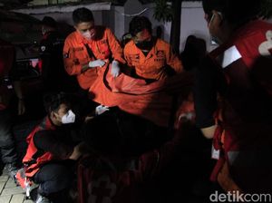 Polisi Telusuri Motif Pengunjung Loncat dari Lantai 3 Tunjungan Plaza 1 Polisi Telusuri Motif Pengunjung Loncat dari Lantai 3 Tunjungan Plaza 1