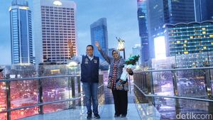 Di Akhir Masa Jabatan, Anies Resmikan Halte TransJakarta Bundaran HI