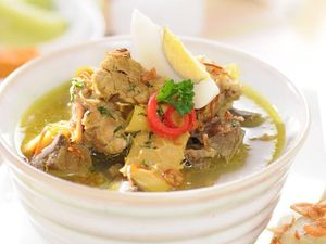 Langganan Soto Daging Sejak Kecil, Wanita Ini Baru Tahu Sotonya Mengandung Babi Langganan Soto Daging Sejak Kecil, Wanita Ini Baru Tahu Sotonya Mengandung Babi
