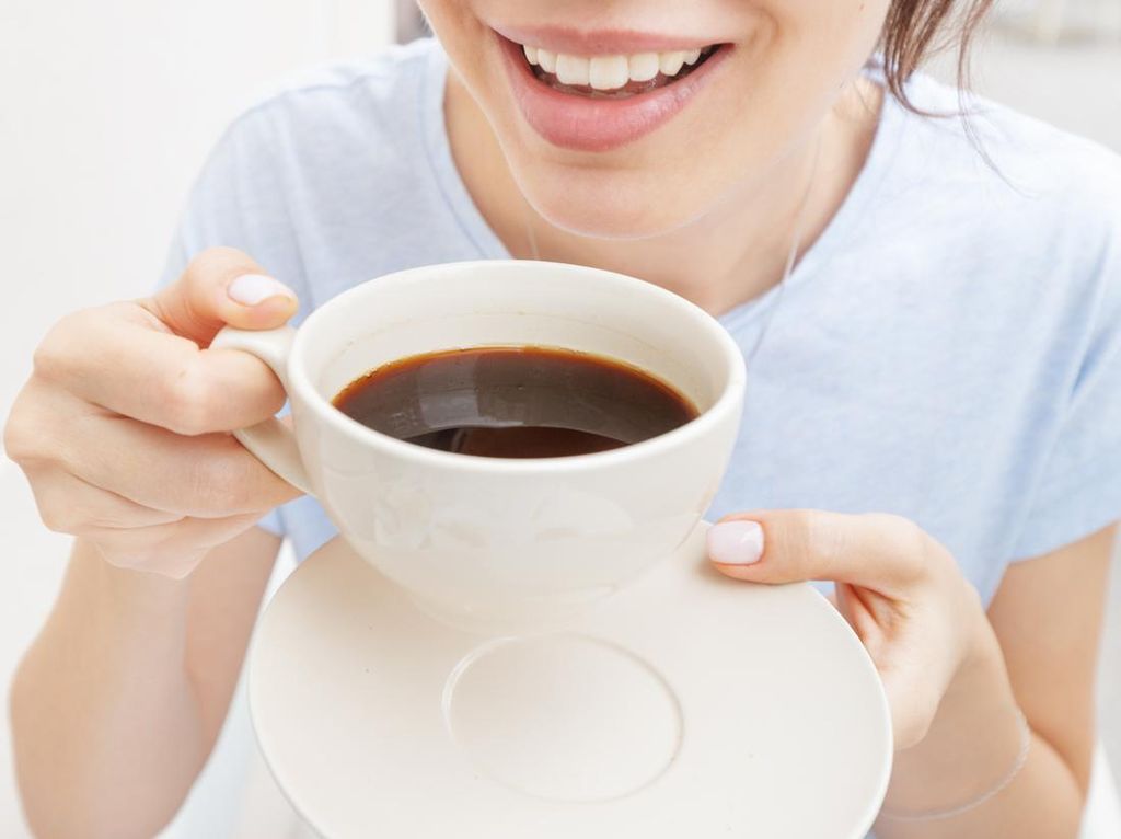 Jangan Konsumsi 3 Minuman Ini di Pagi Hari Saat Perut Kosong! Jangan Konsumsi 3 Minuman Ini di Pagi Hari Saat Perut Kosong!