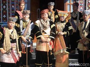 Pengganti Teddy Minahasa di Polda Jatim Pernah Jabat Kapolda Sumbar-Bergelar Datuak Pengganti Teddy Minahasa di Polda Jatim Pernah Jabat Kapolda Sumbar-Bergelar Datuak