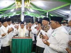 Kiai Mahfudz Mashum Wafat, Gus Jazil: Selamat Jalan Kiaiku