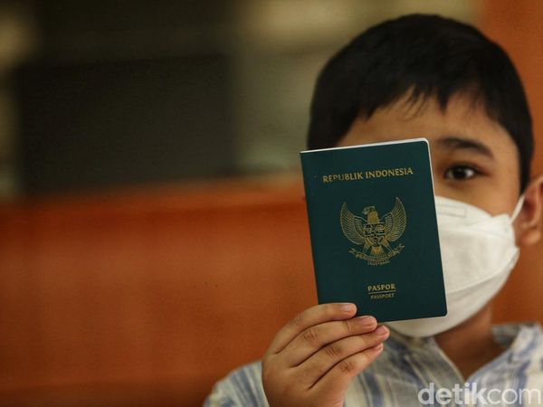 Kini Warga Bisa Bikin Paspor Saat Akhir Pekan