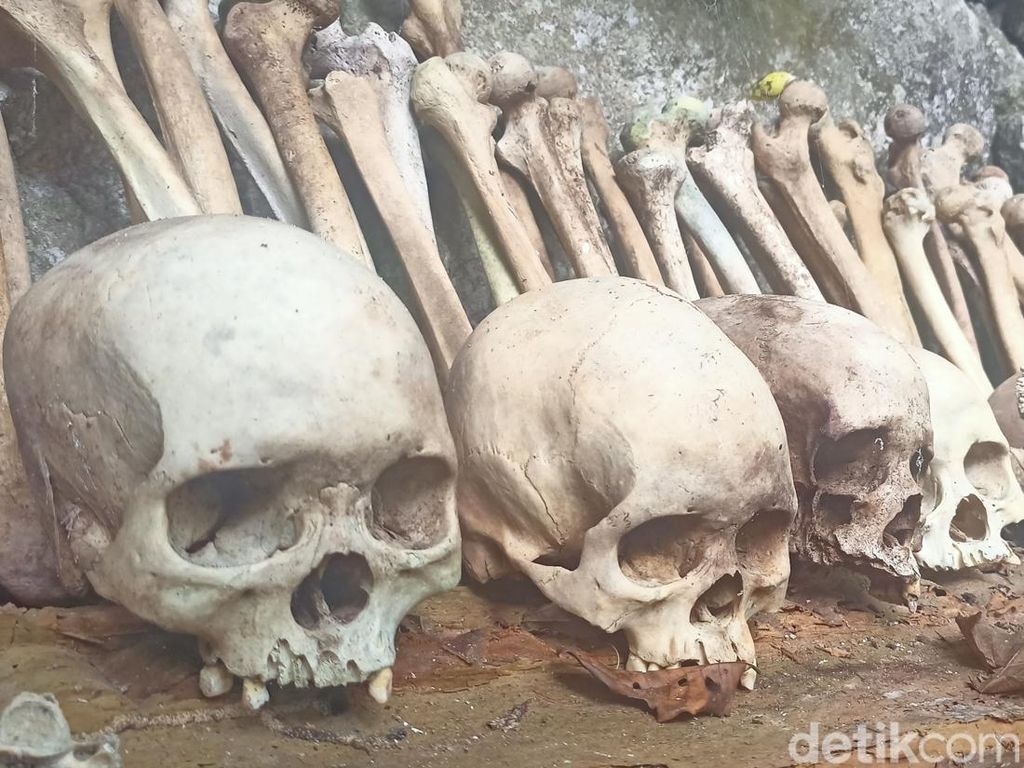 Kengerian Makam Tua Manduk Patinna, Tengkoraknya Lebih Banyak dari Tana Toraja Kengerian Makam Tua Manduk Patinna, Tengkoraknya Lebih Banyak dari Tana Toraja
