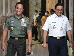 Momen Anies Temui Jenderal Andika: Saling Hormat hingga Tertawa Bersama